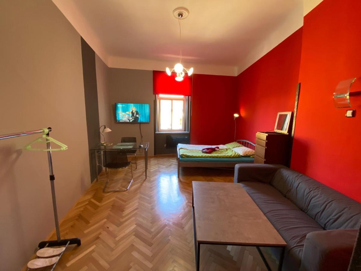 פראג Apartment B42 Bed And Cafe מראה חיצוני תמונה